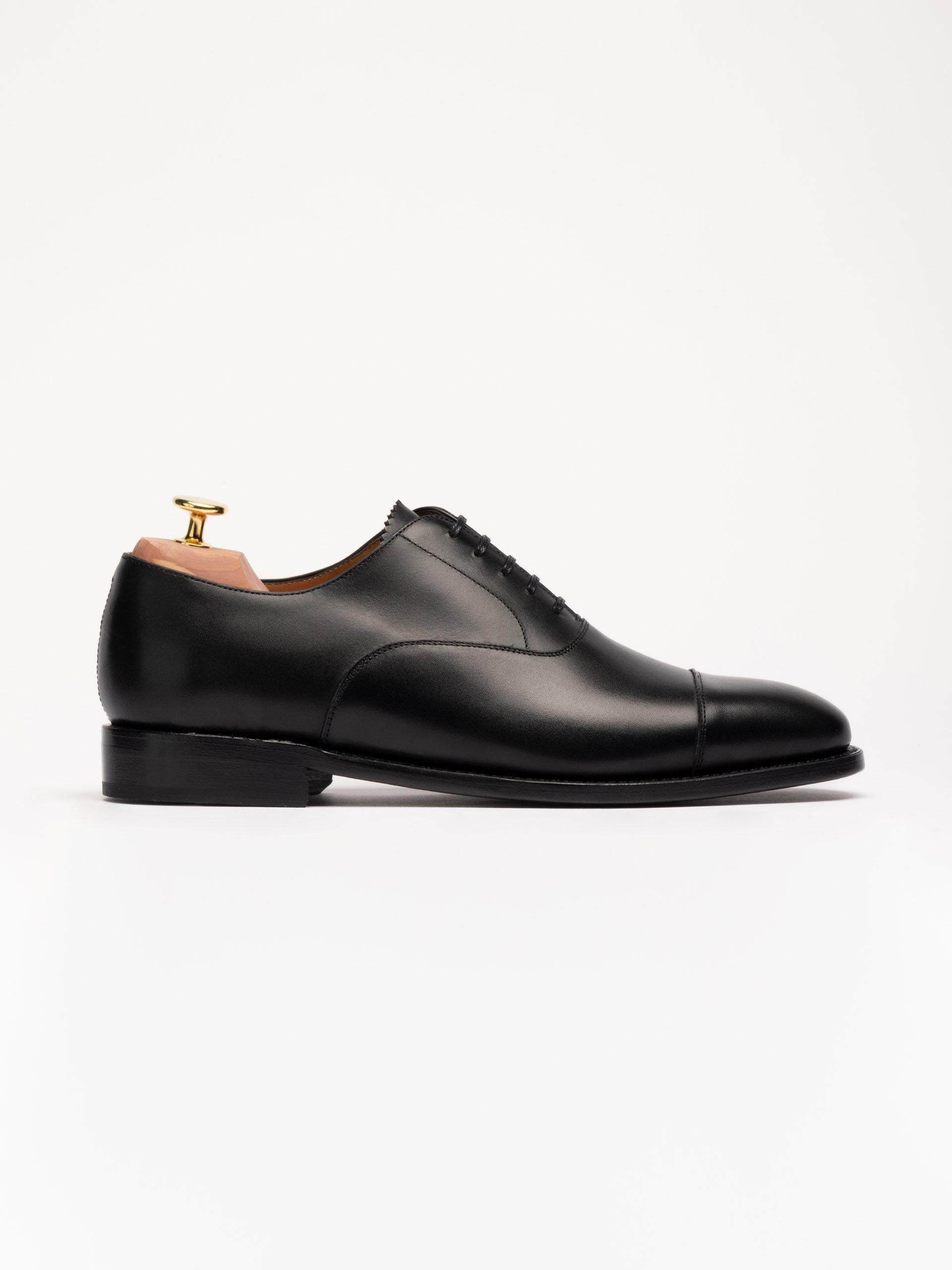 The Oxford - Medium Wear and Tear Black Calf 1