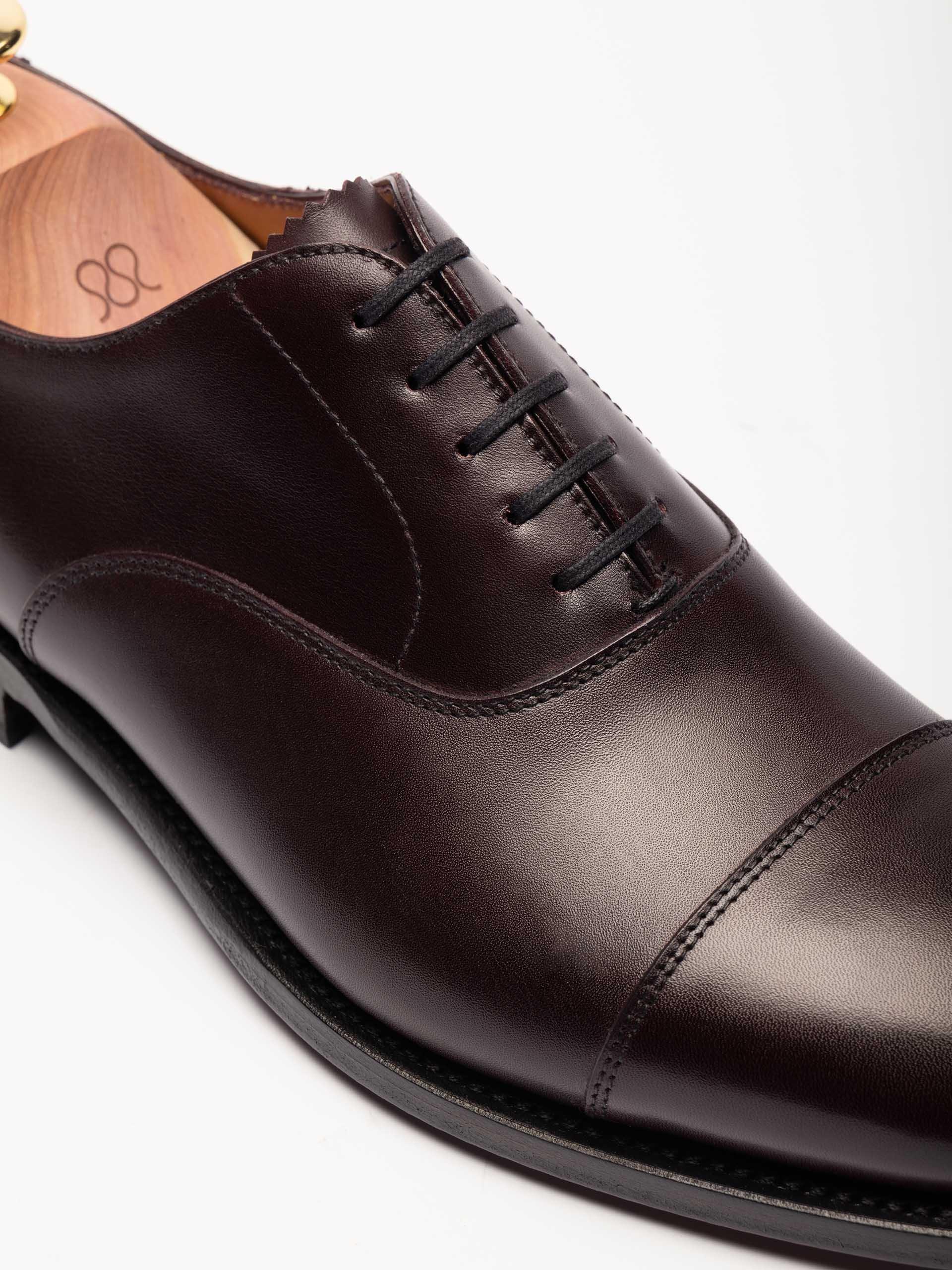 The Oxford - Light Wear and Tear Burgundy Calf 2