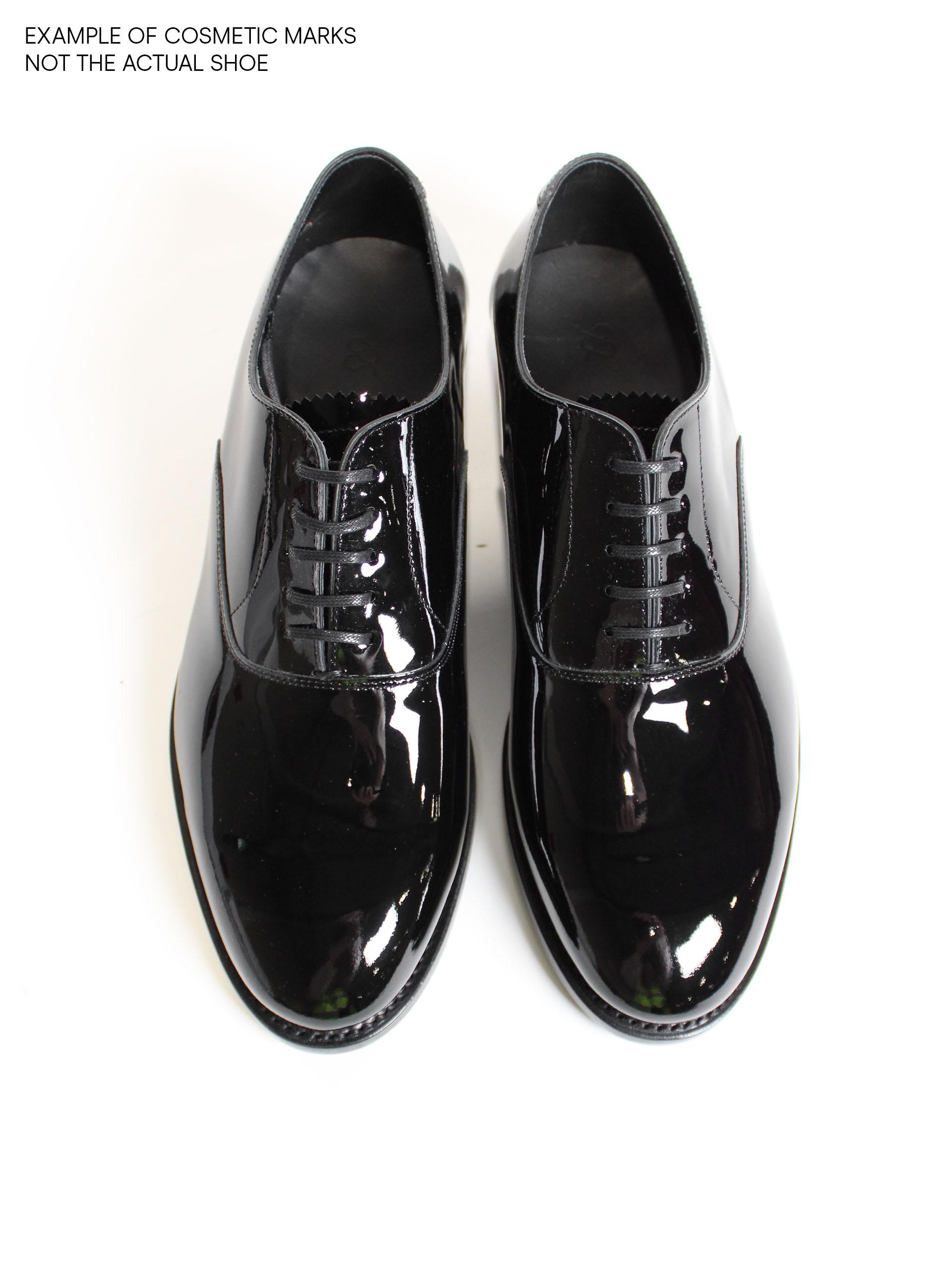 The Oxford - Signs of Wear