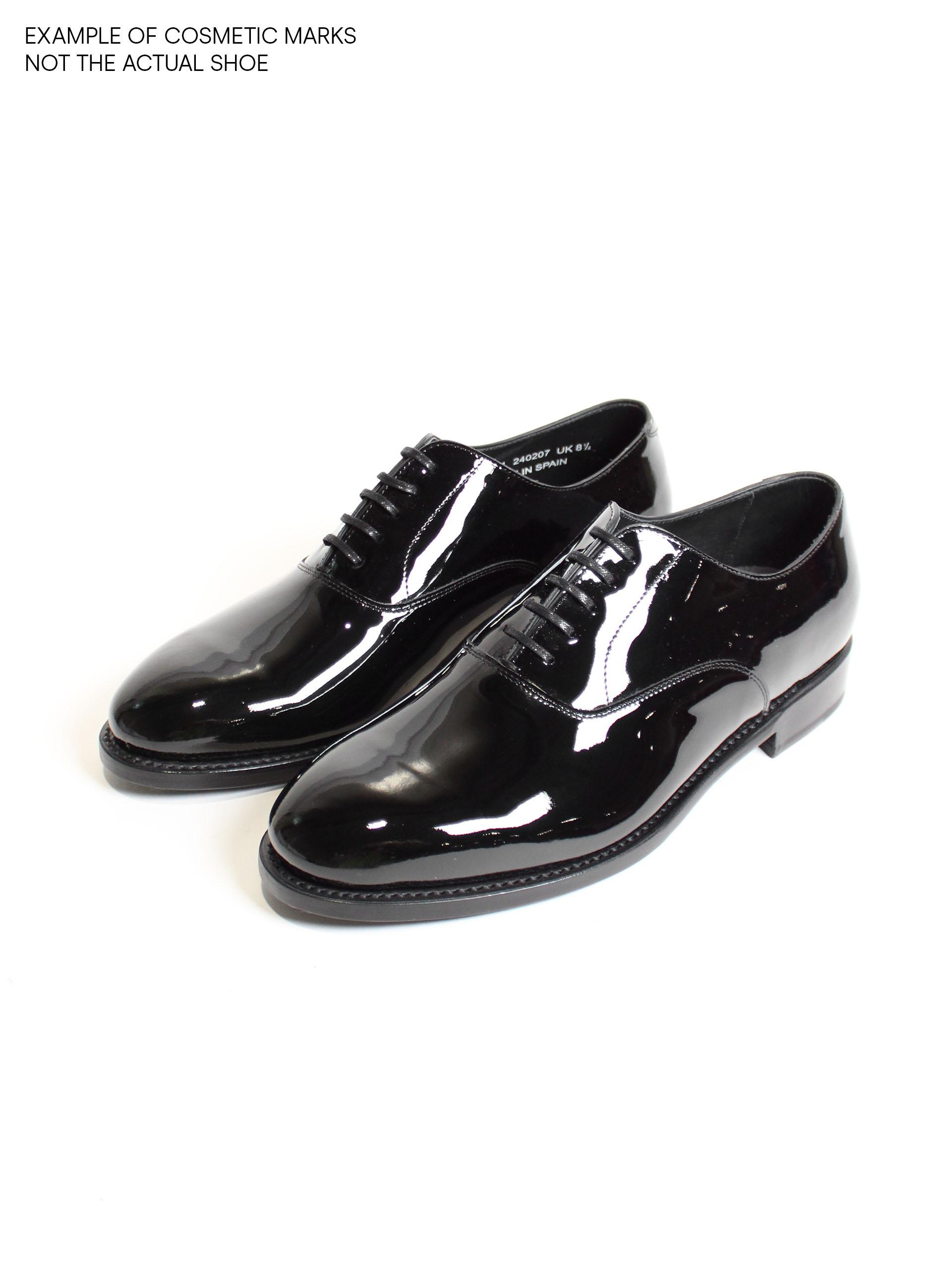The Oxford - Signs of Wear