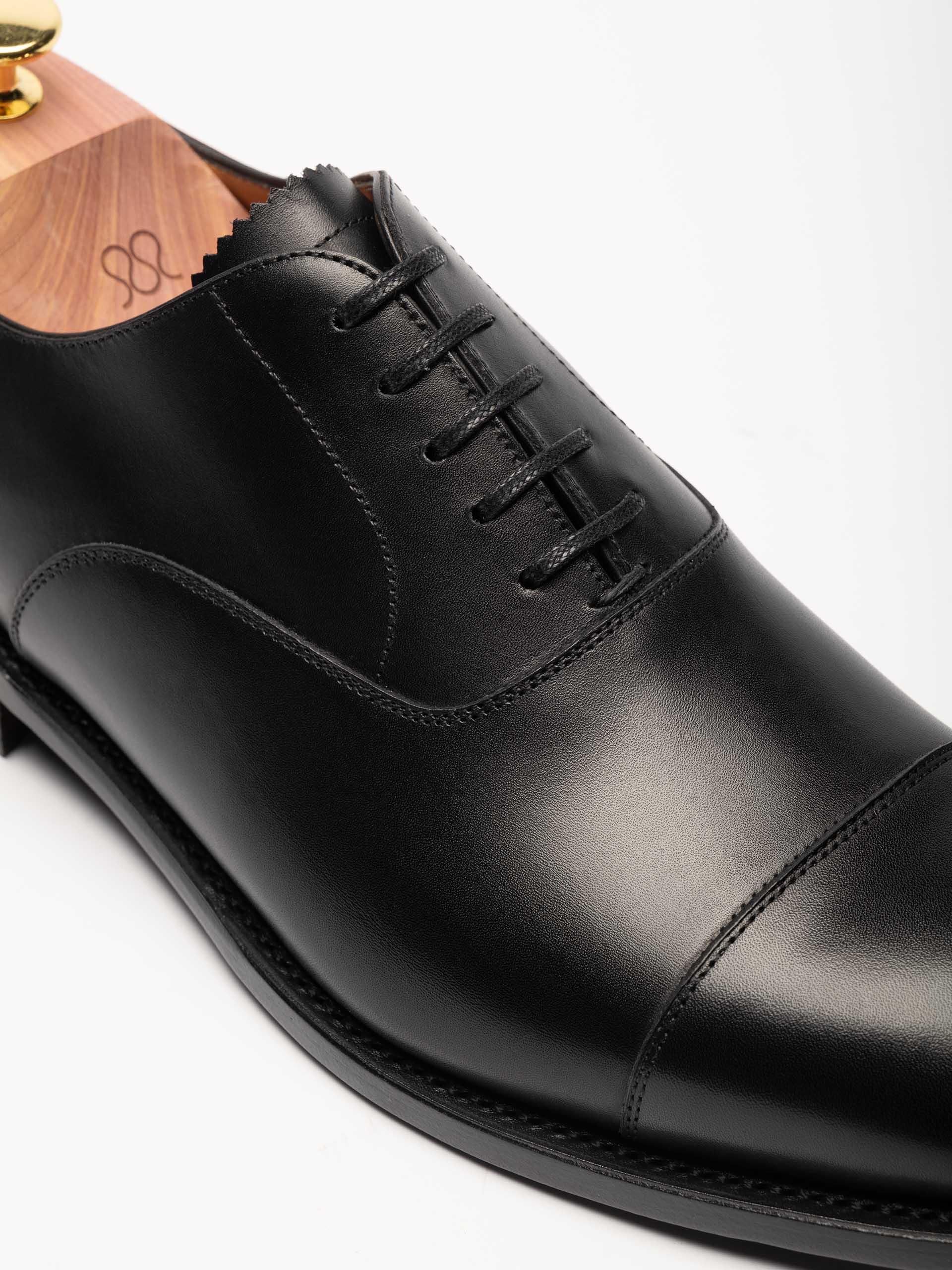 The Oxford - Rubber Sole - Light Wear and Tear Black Calf 2
