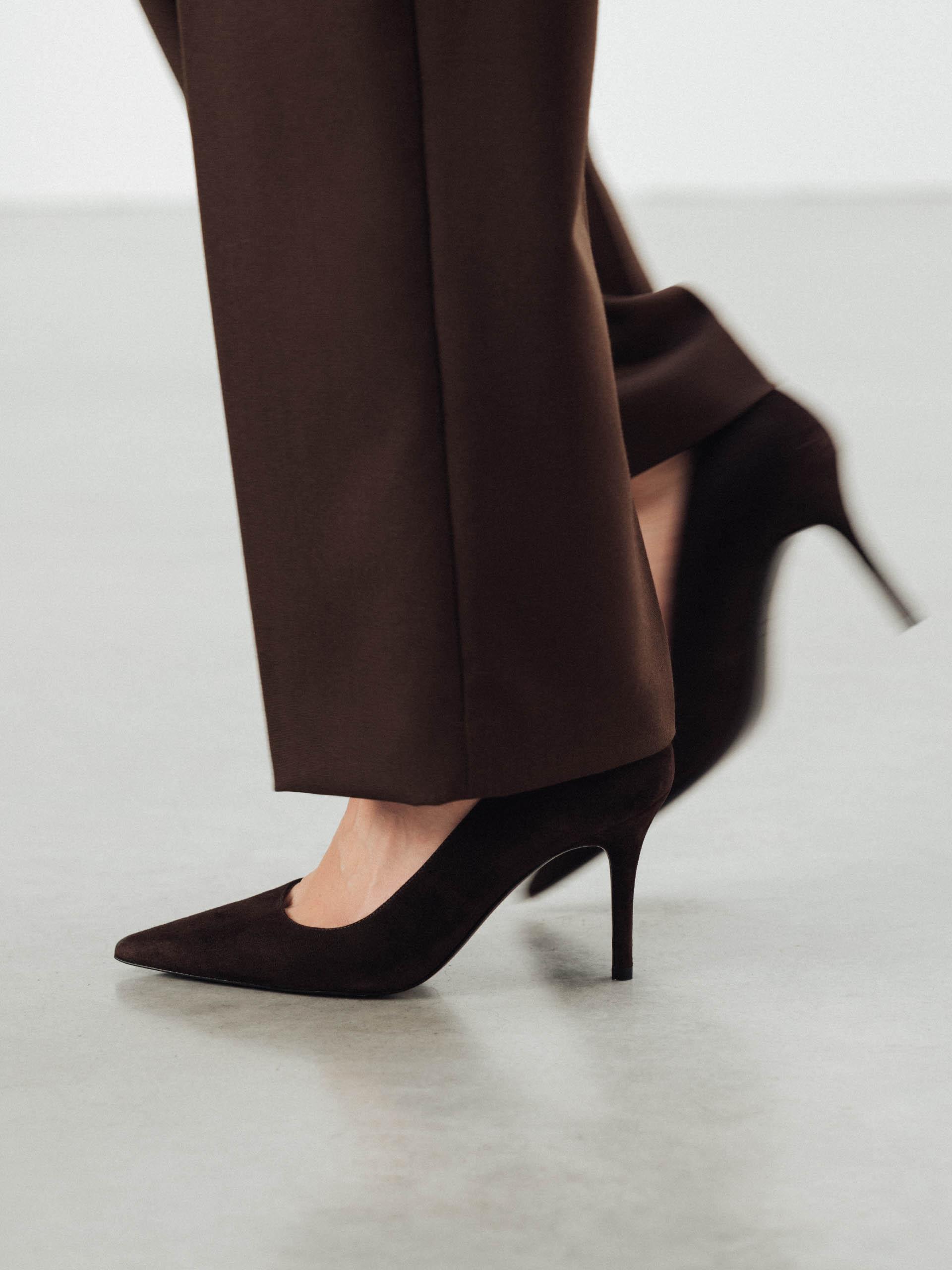 The Pump Brown Suede 2