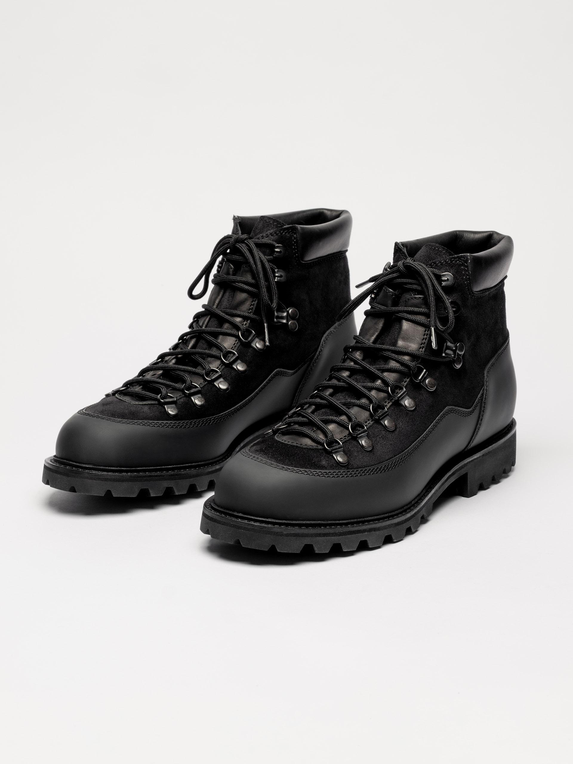 The Hiking Boot