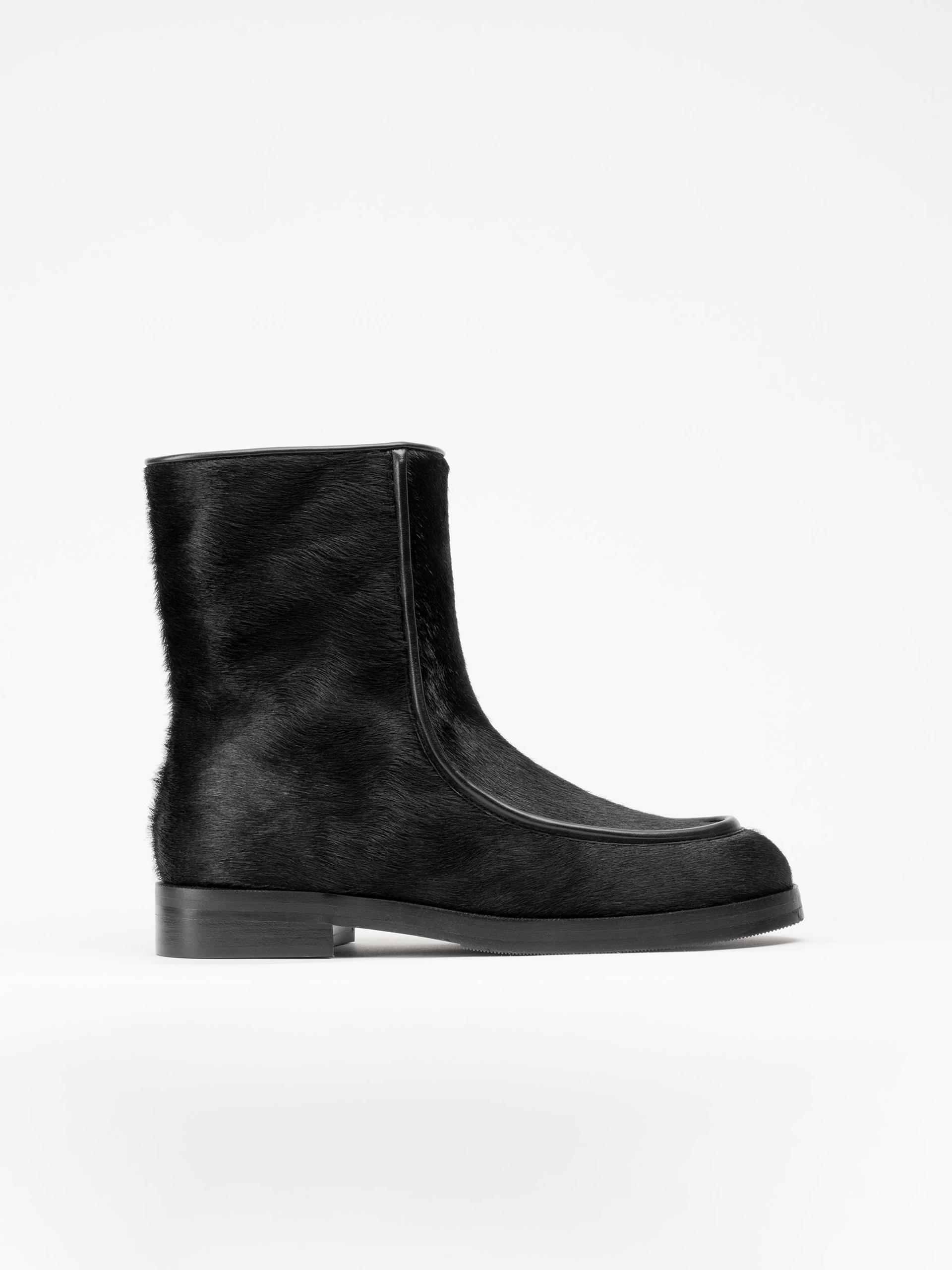 The Chalet Boot Black Pony Hair 1