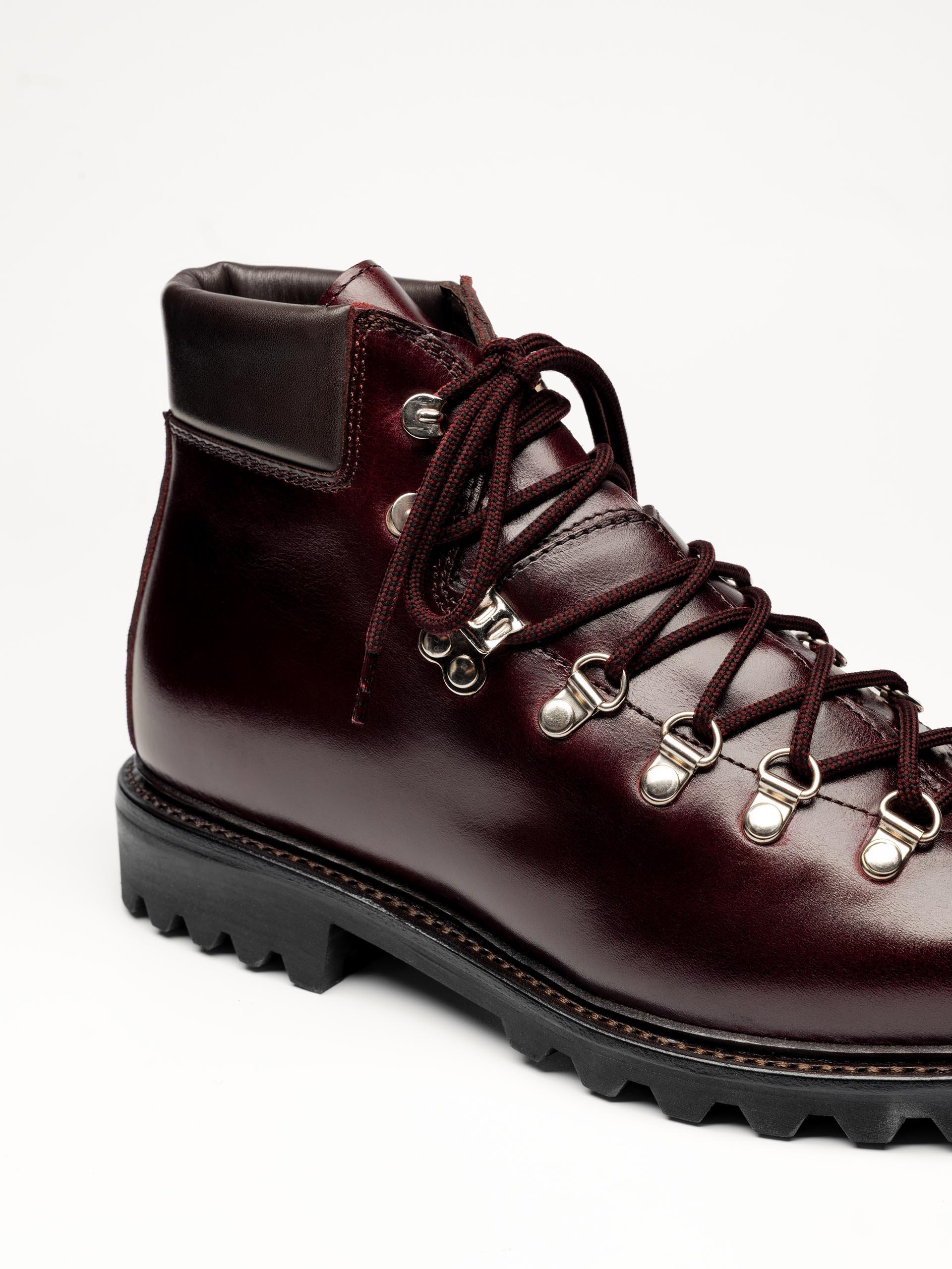The Hiking Boot