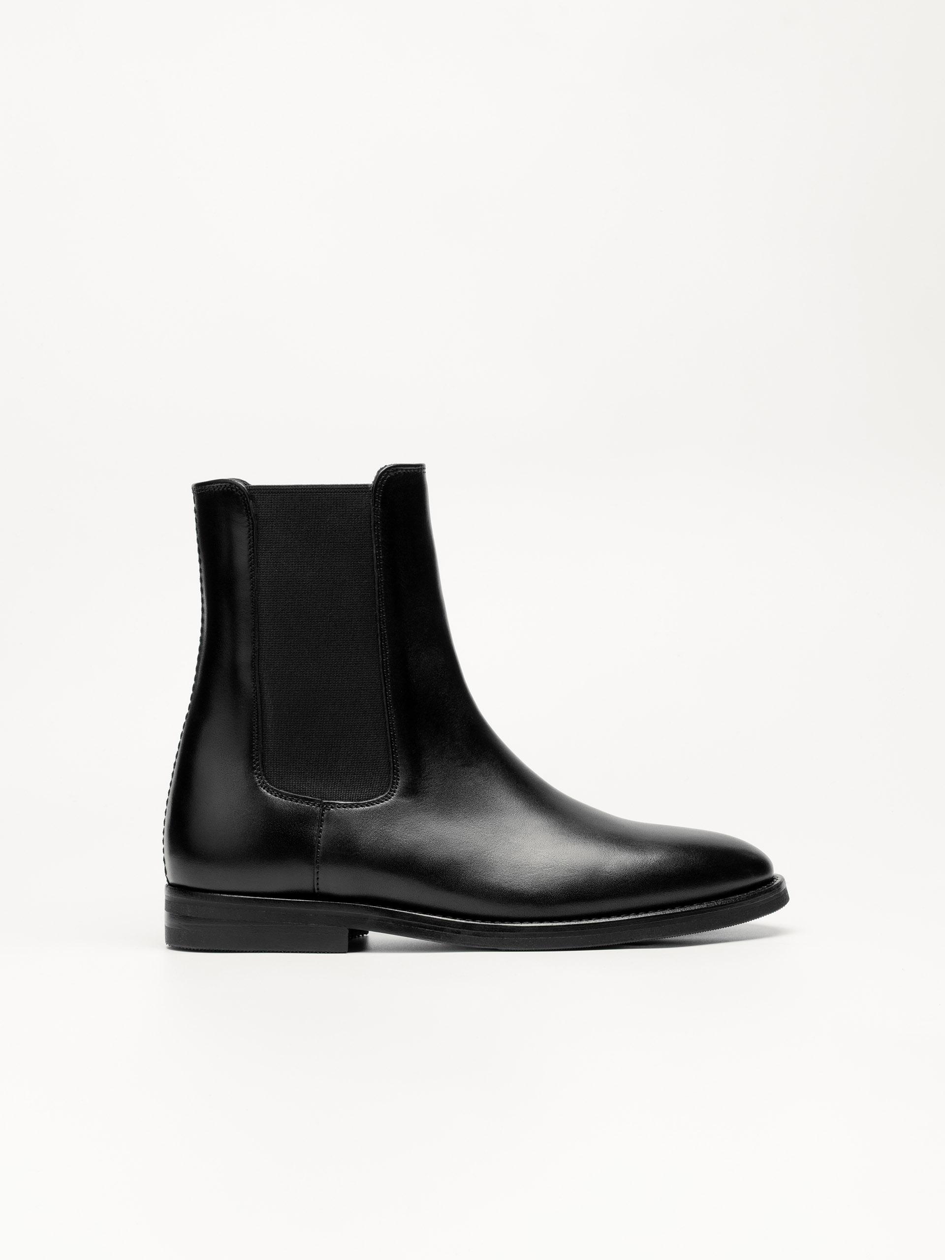 The Chelsea Boot Black Calf 1