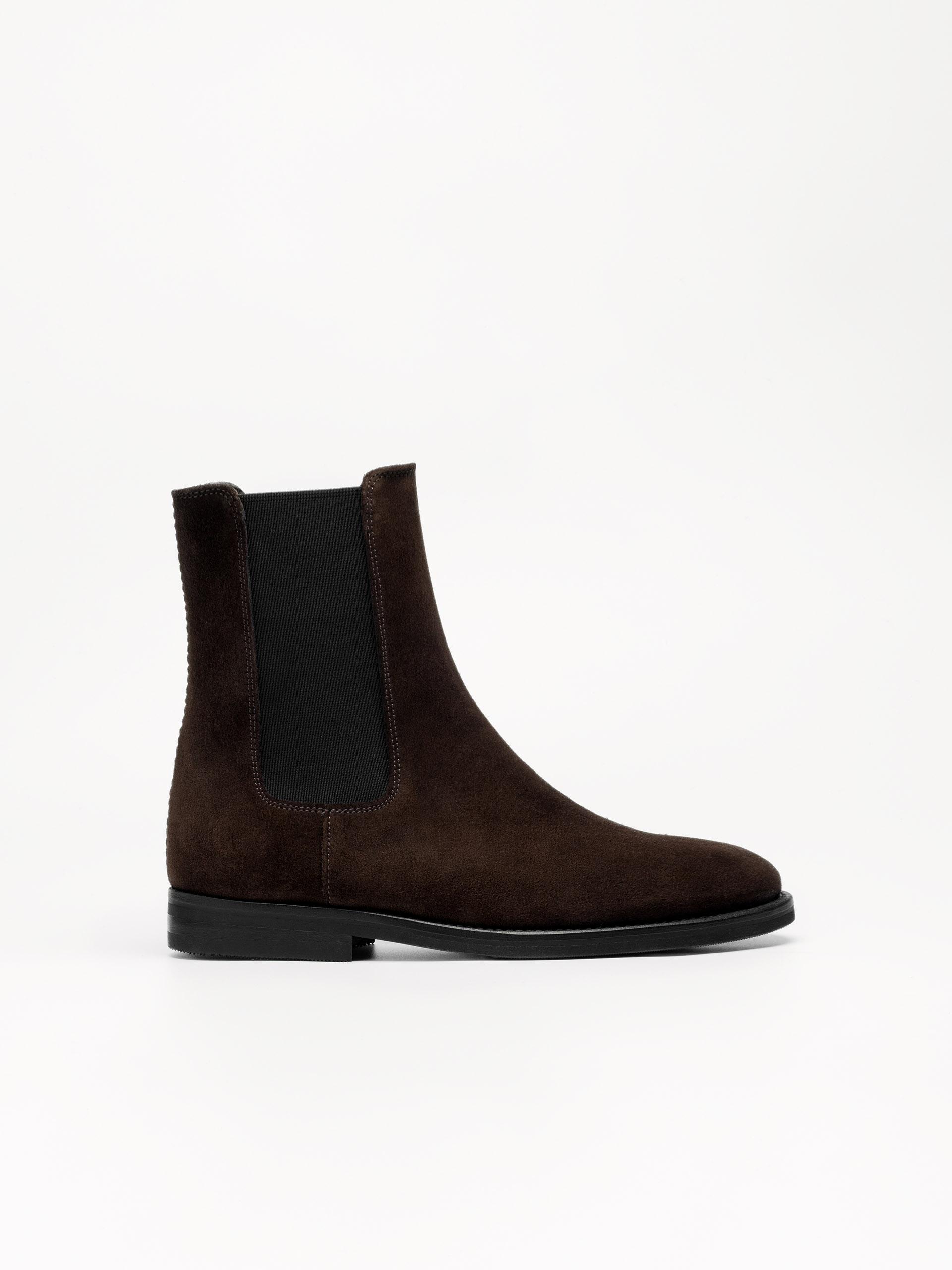 The Chelsea Boot Brown Suede 1