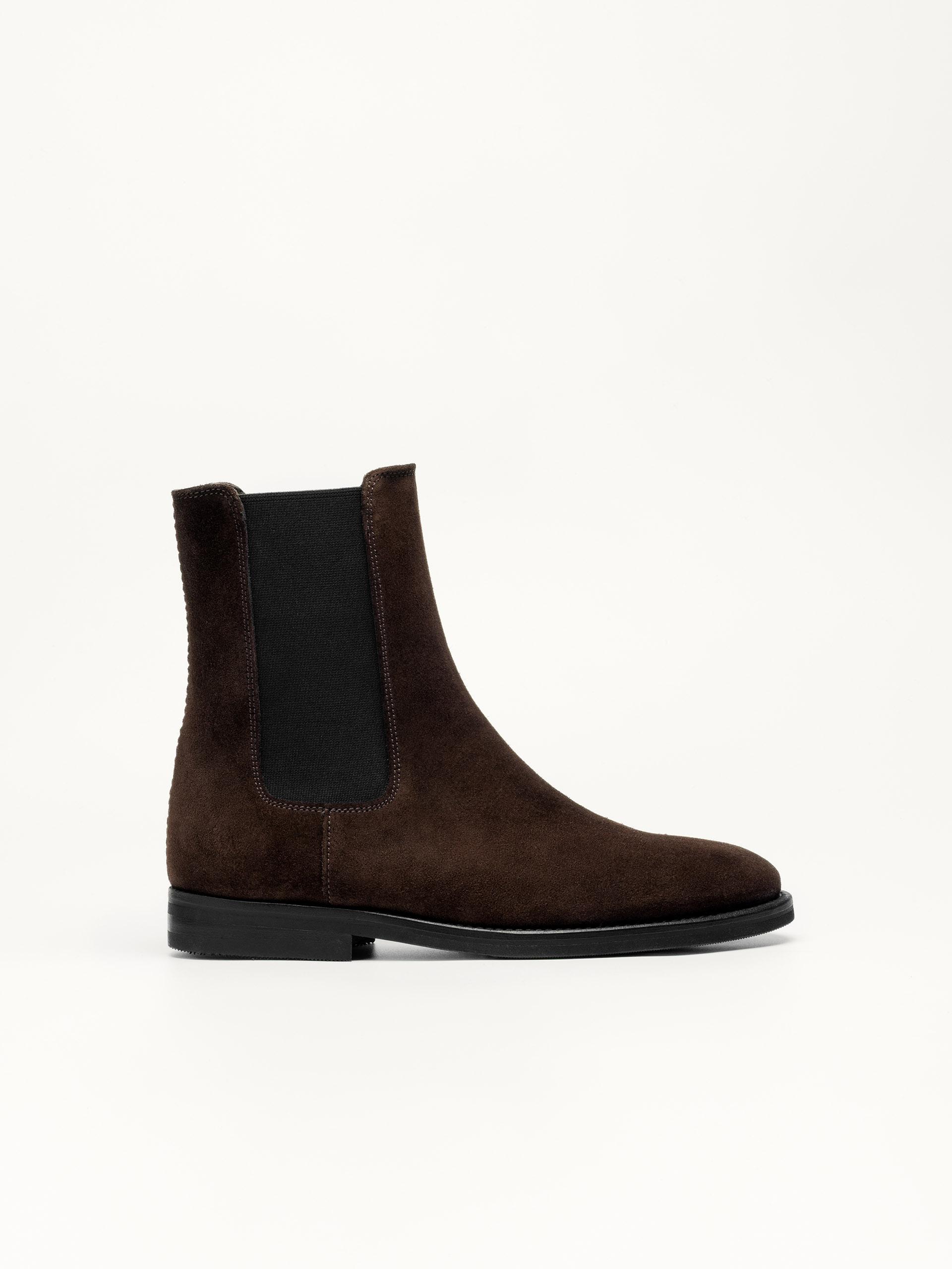 The Chelsea Boot Brown Suede 1